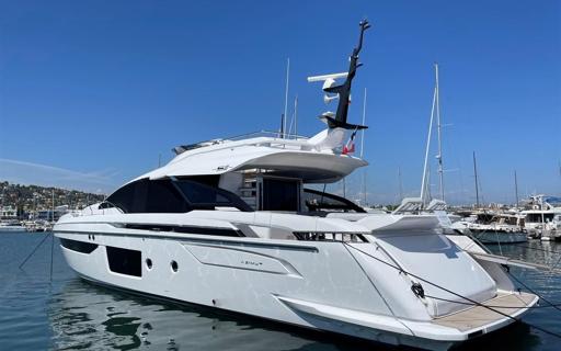 Azimut Azimut S8 Espaces extérieurs et fonctionnalités uniques