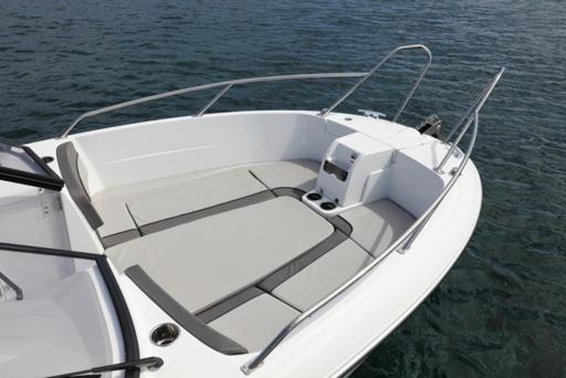 Jeanneau Cap Camarat 7.5 BR Caratteristiche tecniche del Jeanneau Cap Camarat 7.5 BR