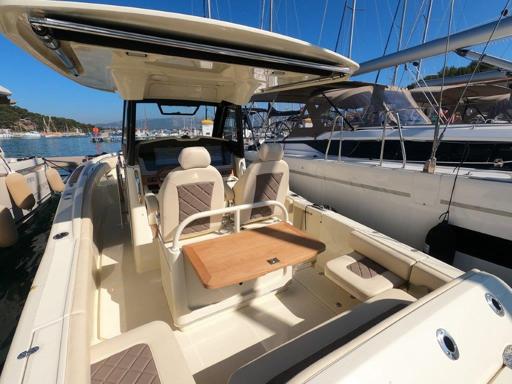 Chris Craft Catalina 30 Chris Craft Catalina 30: Una Barca Polivalente