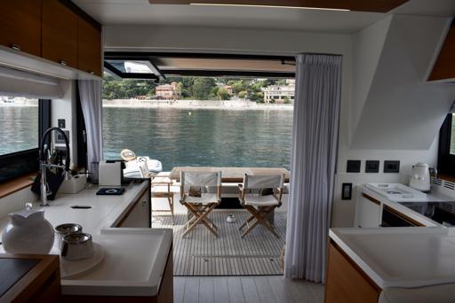Pardo Yachts Endurance 60 Características de los espacios exteriores