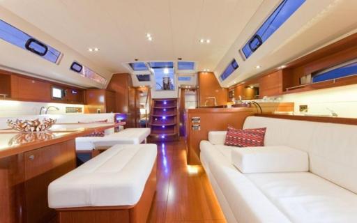 Beneteau Oceanis 58 Services associés par Beneteau
