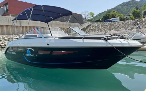 Pacific Craft Pacific Craft 700 DC Design und Konstruktion des Pacific Craft 700 DC