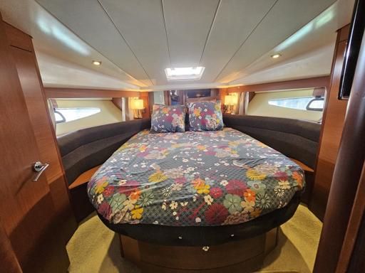 Jeanneau Prestige 400 Design und Komfort an Bord der Yacht