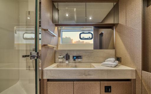 Prestige Yachts Prestige 690 Aménagements Intérieurs