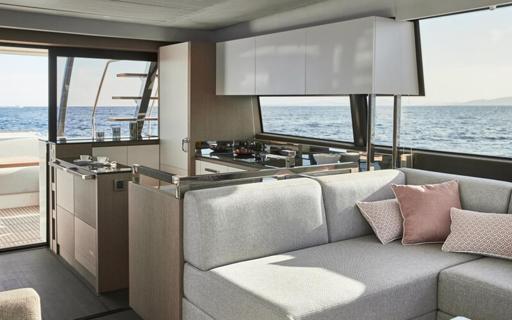 Prestige Yachts Prestige 690 Design Extérieur et Confort