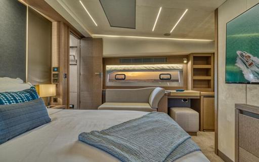 Prestige Yachts Prestige 690 Découvrez le Prestige 690