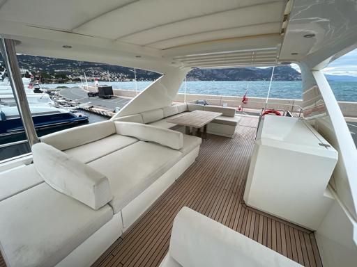 Jeanneau Prestige 750 Erlebnis und Komfort an Bord