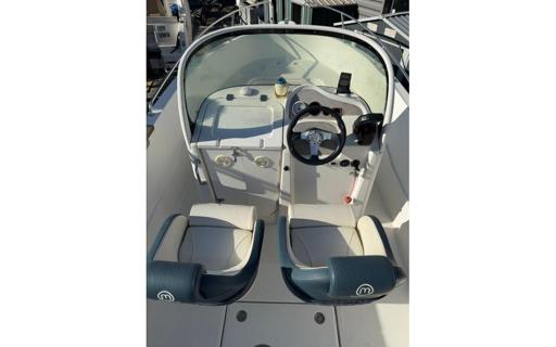Quicksilver Quicksilver 630 Open Commander Equipos a bordo del Quicksilver 630 Open