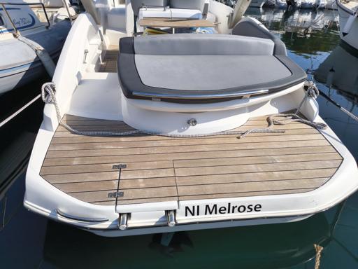Sessa Marine Sessa Marine Oberflächen und Individuelle Optionen